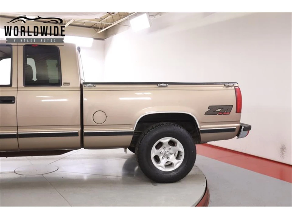 1997 Chevrolet C/K 4th Gen - Image 10 of 31
