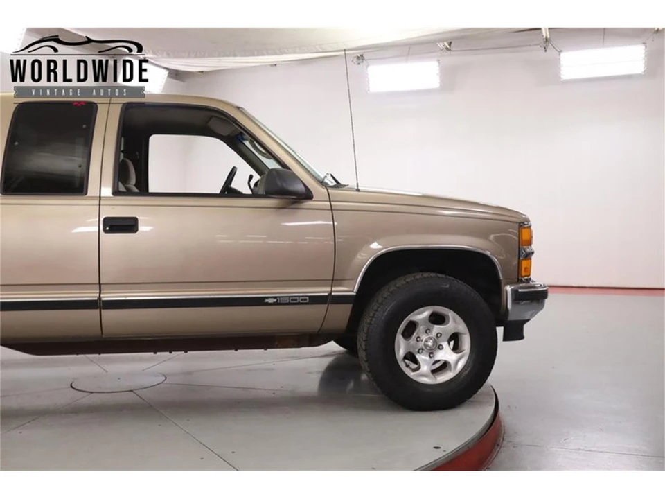 1997 Chevrolet C/K 4th Gen - Image 8 of 31