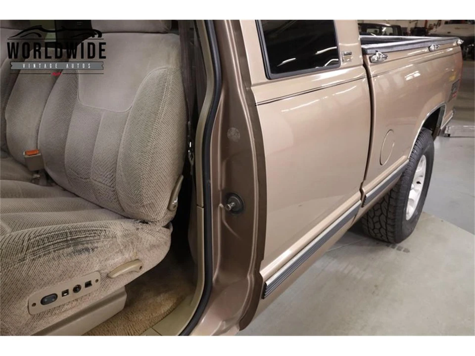 1997 Chevrolet C/K 4th Gen - Image 24 of 31