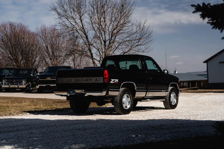 1997 Chevrolet Silverado - Image 3 of 31