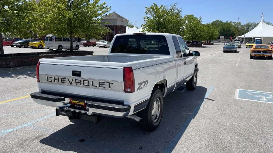 1997 Chevrolet Silverado - Image 3 of 28