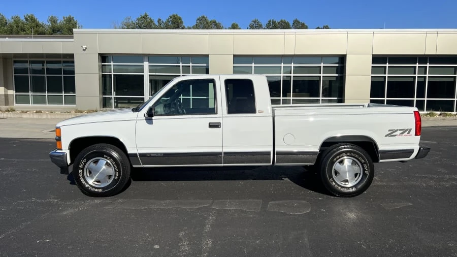 1997 Chevrolet Silverado - Image 2 of 28