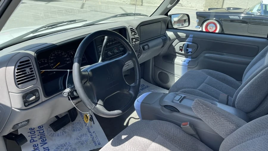 1997 Chevrolet Silverado - Image 15 of 28