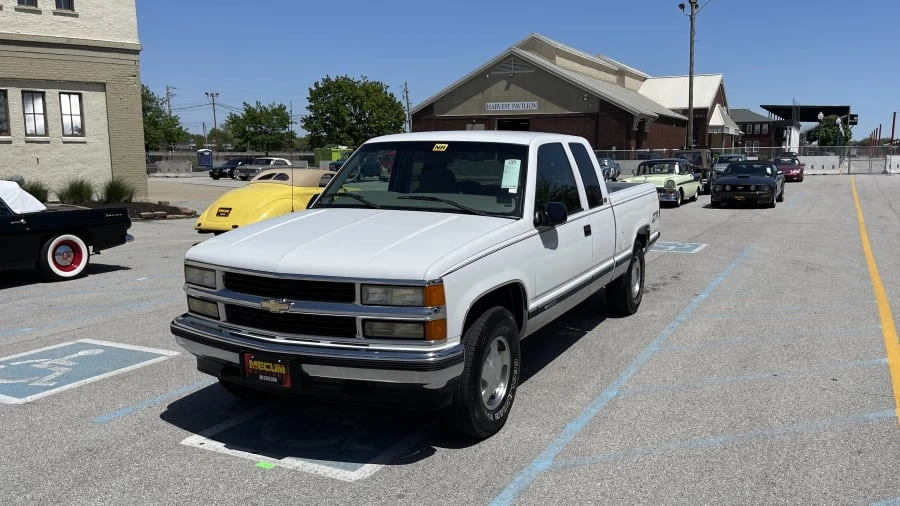 1997 Chevrolet Silverado - Image 9 of 28