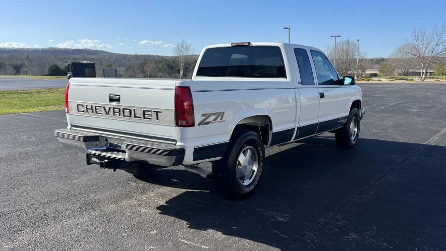 1997 Chevrolet Silverado - Image 8 of 28