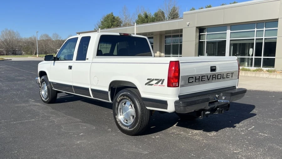 1997 Chevrolet Silverado - Image 5 of 28