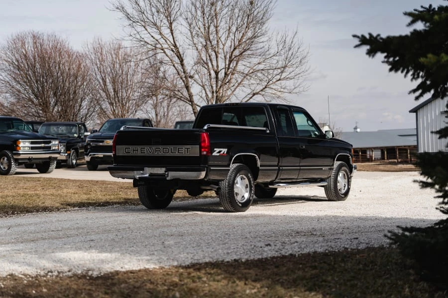 1997 Chevrolet Silverado - Image 19 of 31