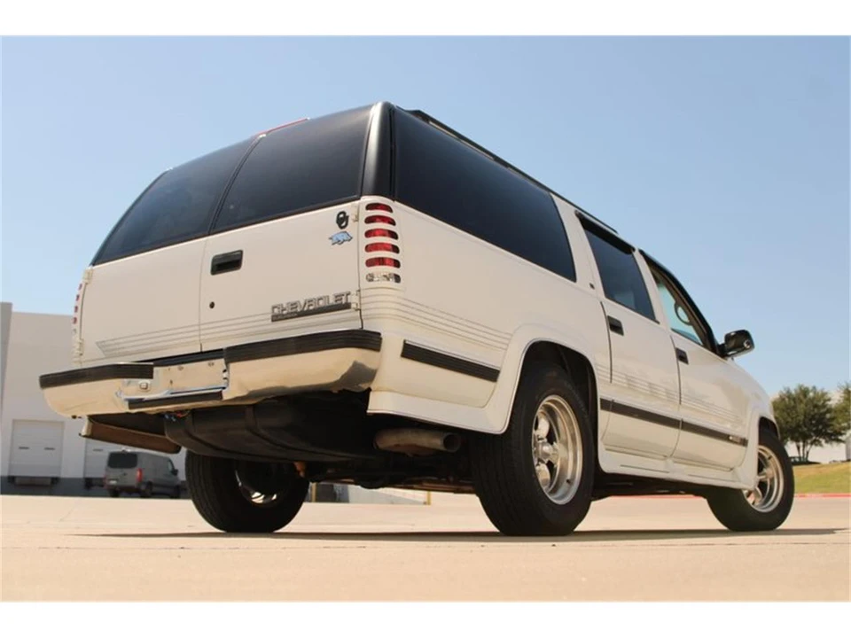 1997 Chevrolet Suburban 8th Gen - Image 16 of 31