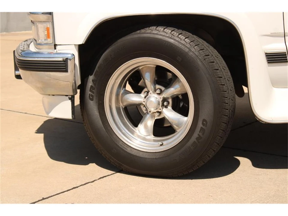 1997 Chevrolet Suburban 8th Gen - Image 27 of 31