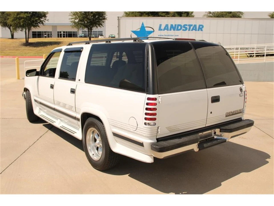 1997 Chevrolet Suburban 8th Gen - Image 8 of 31