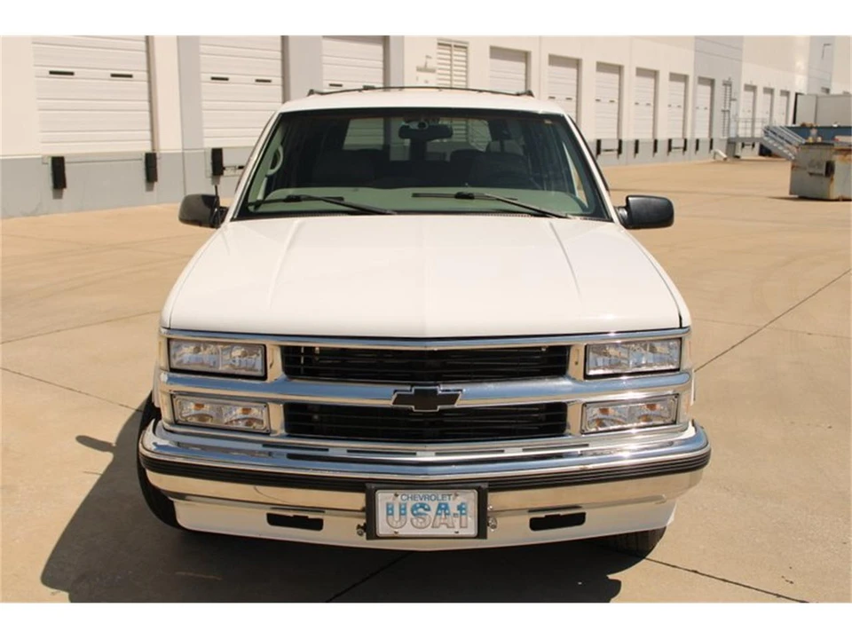1997 Chevrolet Suburban 8th Gen - Image 23 of 31