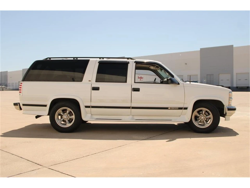 1997 Chevrolet Suburban 8th Gen - Image 18 of 31