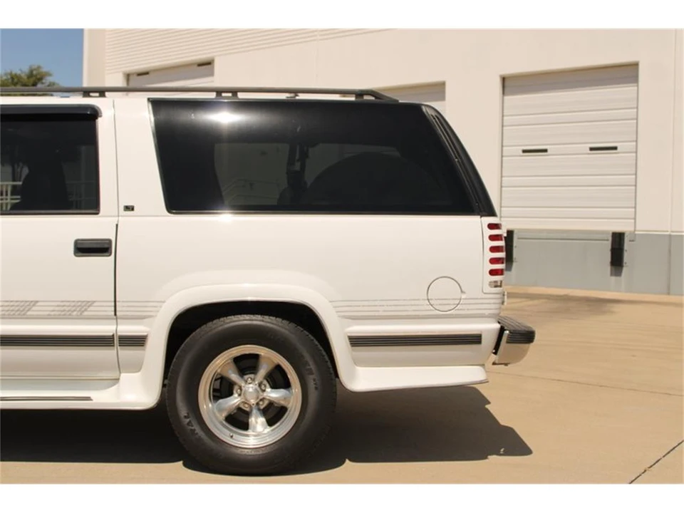 1997 Chevrolet Suburban 8th Gen - Image 29 of 31