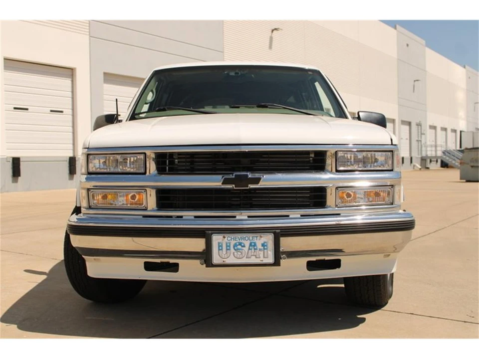 1997 Chevrolet Suburban 8th Gen - Image 24 of 31