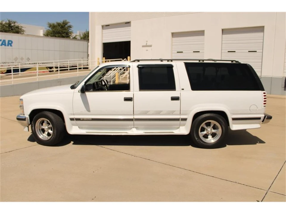 1997 Chevrolet Suburban 8th Gen - Image 5 of 31