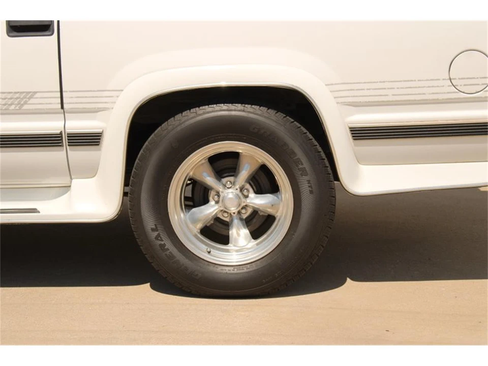 1997 Chevrolet Suburban 8th Gen - Image 30 of 31