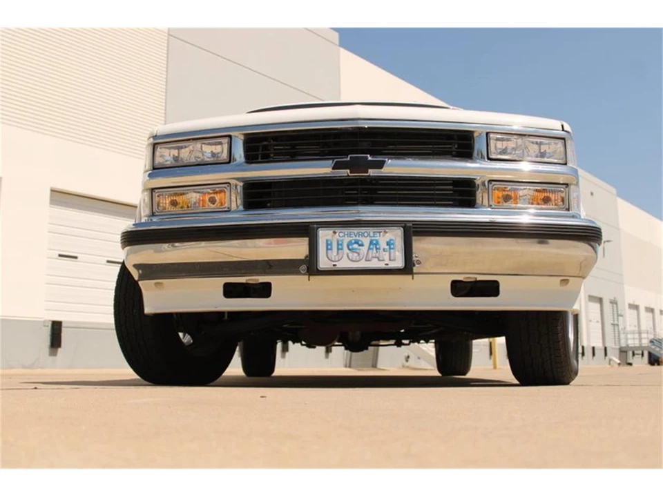 1997 Chevrolet Suburban 8th Gen - Image 25 of 31