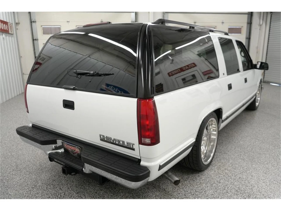 1997 Chevrolet Suburban 8th Gen - Image 13 of 31