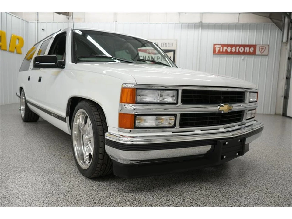1997 Chevrolet Suburban 8th Gen - Image 22 of 31