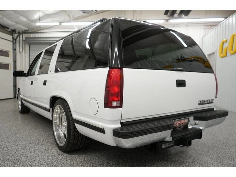 1997 Chevrolet Suburban 8th Gen - Image 8 of 31