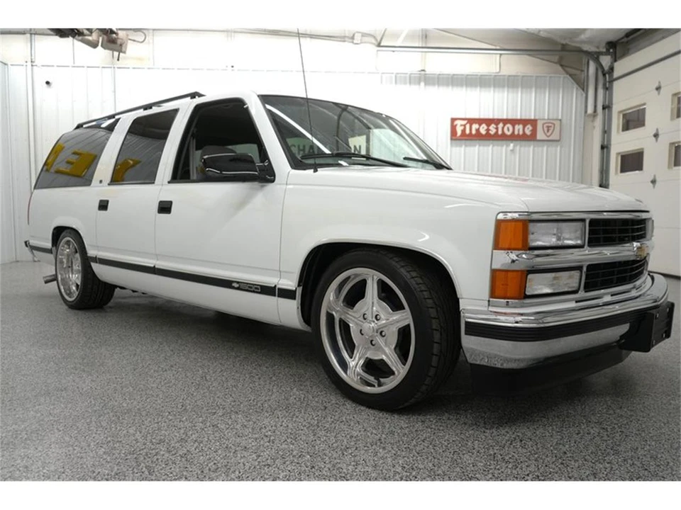 1997 Chevrolet Suburban 8th Gen - Image 20 of 31