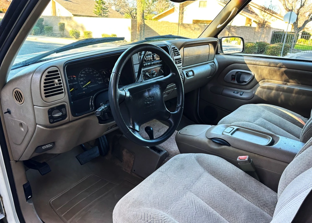 1997 Chevrolet Suburban 8th Gen - Image 13 of 21