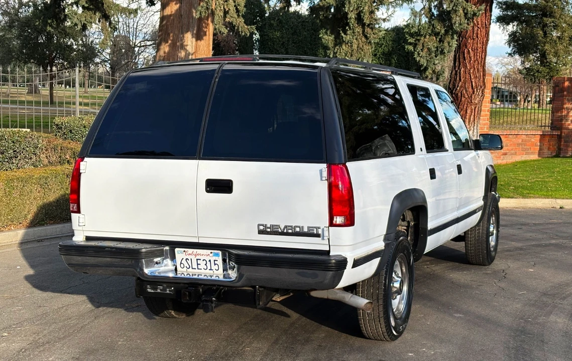 1997 Chevrolet Suburban 8th Gen - Image 9 of 21