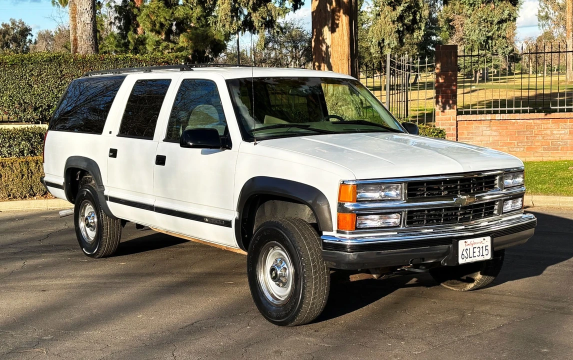 1997 Chevrolet Suburban 8th Gen - Image 2 of 21