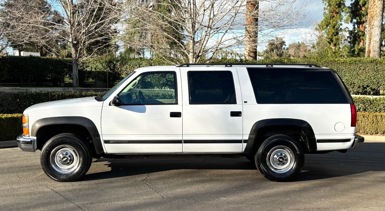 1997 Chevrolet Suburban 8th Gen - Image 5 of 21