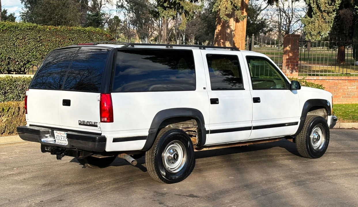 1997 Chevrolet Suburban 8th Gen - Image 11 of 21