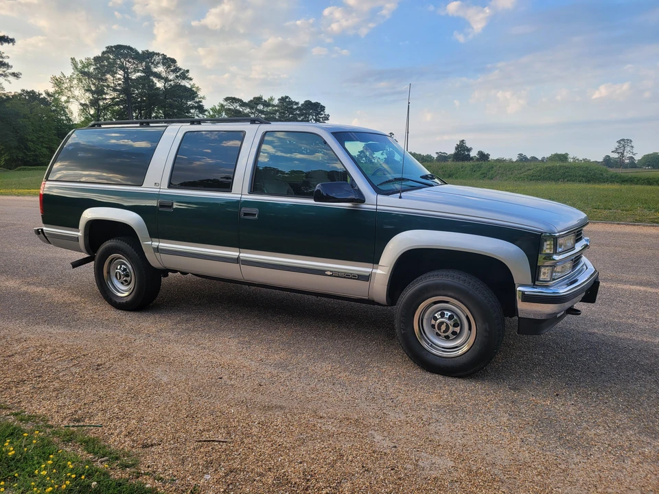 1997 Chevrolet Suburban 8th Gen - Image 15 of 24