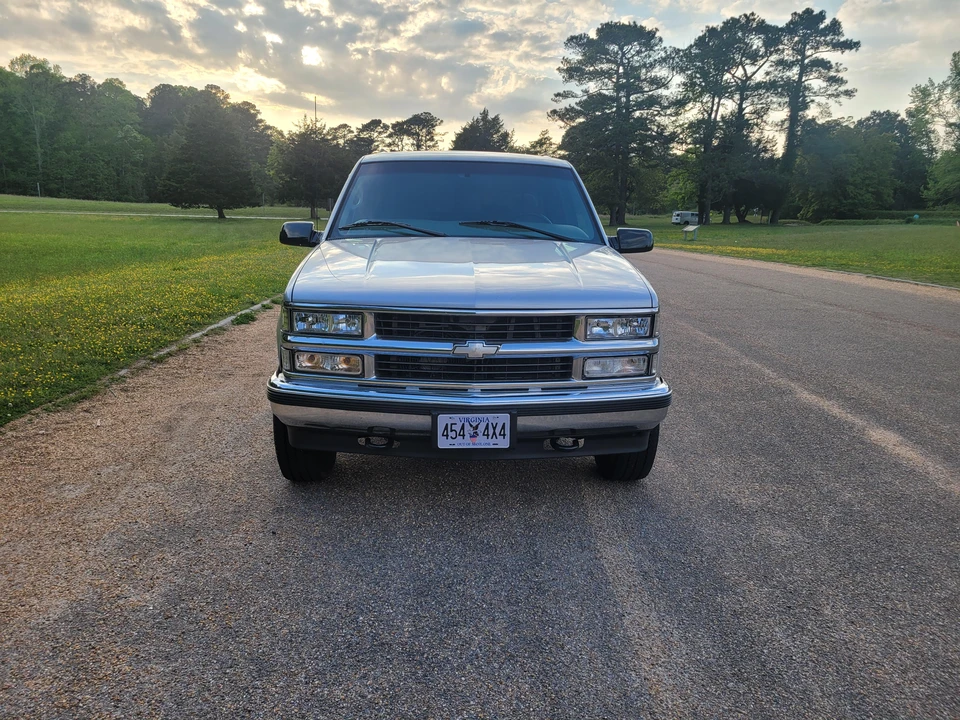 1997 Chevrolet Suburban 8th Gen - Image 6 of 24