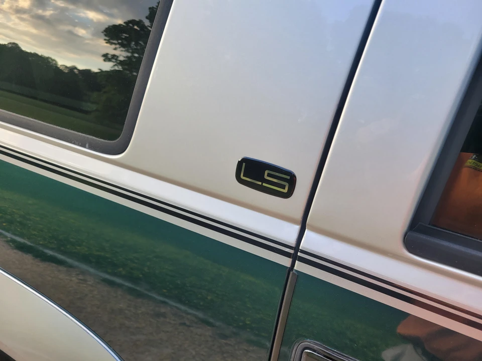 1997 Chevrolet Suburban 8th Gen - Image 24 of 24