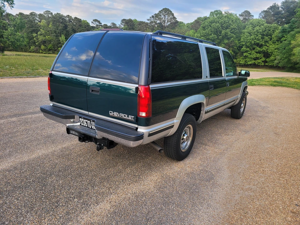 1997 Chevrolet Suburban 8th Gen - Image 12 of 24