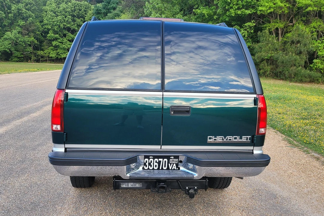 1997 Chevrolet Suburban 8th Gen - Image 5 of 24