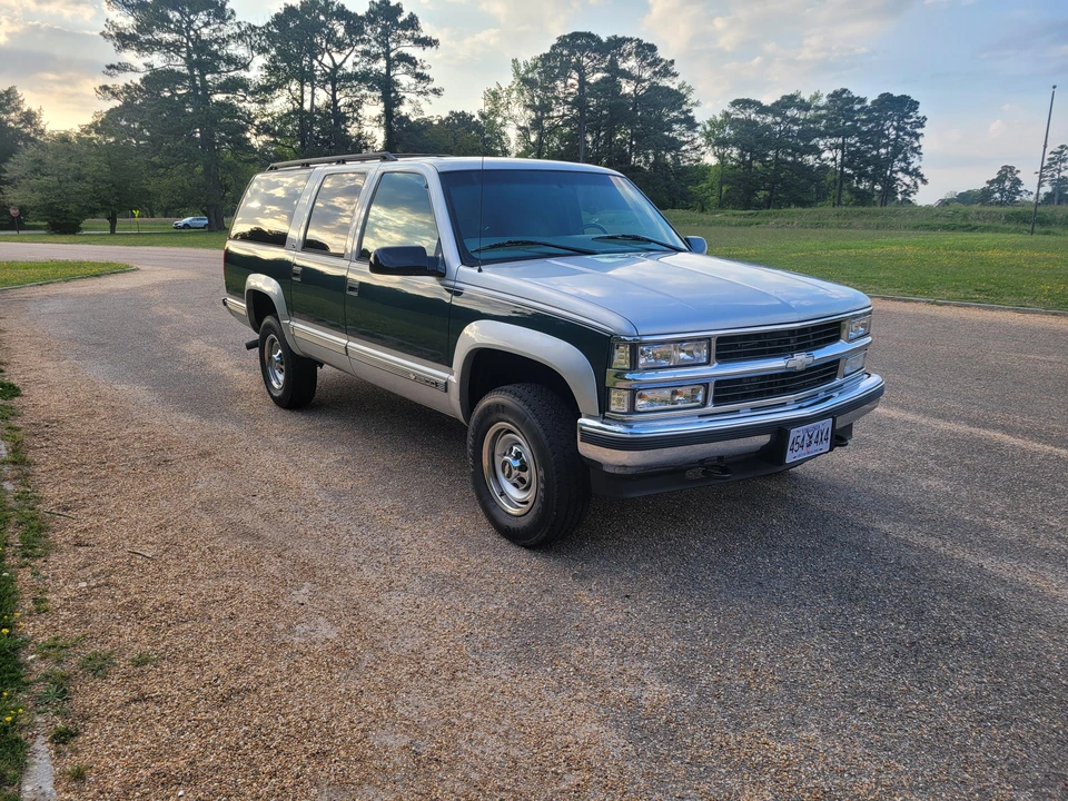 1997 Chevrolet Suburban 8th Gen - Image 16 of 24