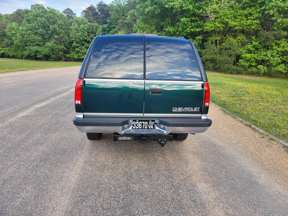 1997 Chevrolet Suburban 8th Gen - Image 11 of 24