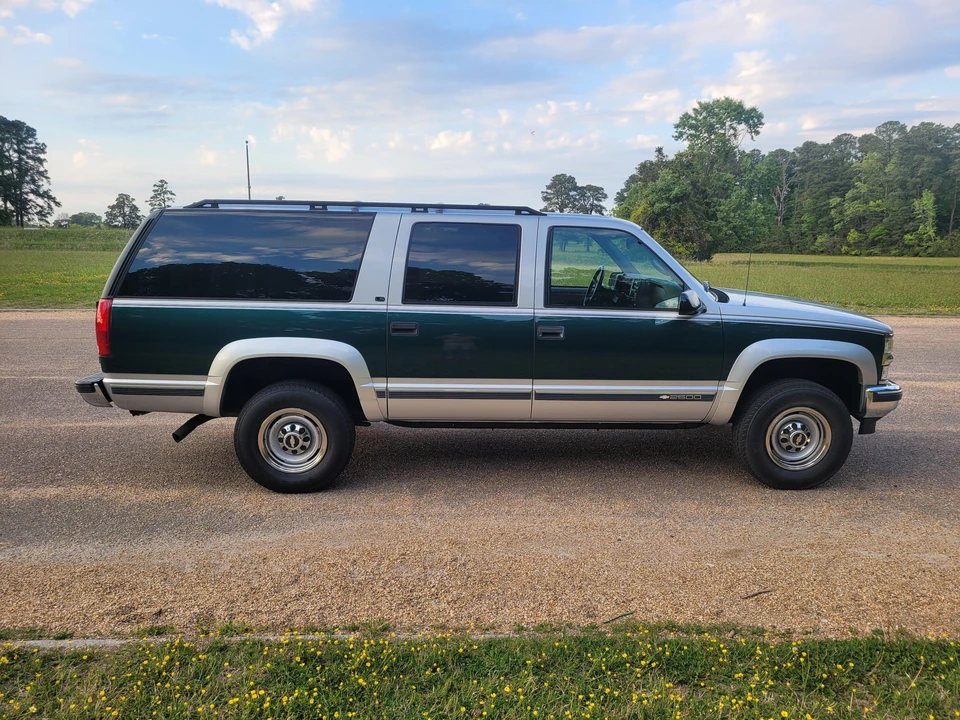 1997 Chevrolet Suburban 8th Gen - Image 14 of 24