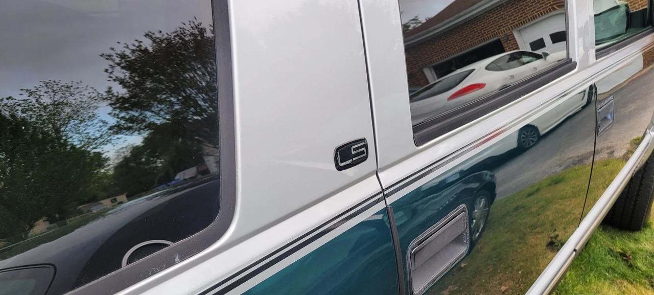 1997 Chevrolet Suburban 8th Gen - Image 22 of 24