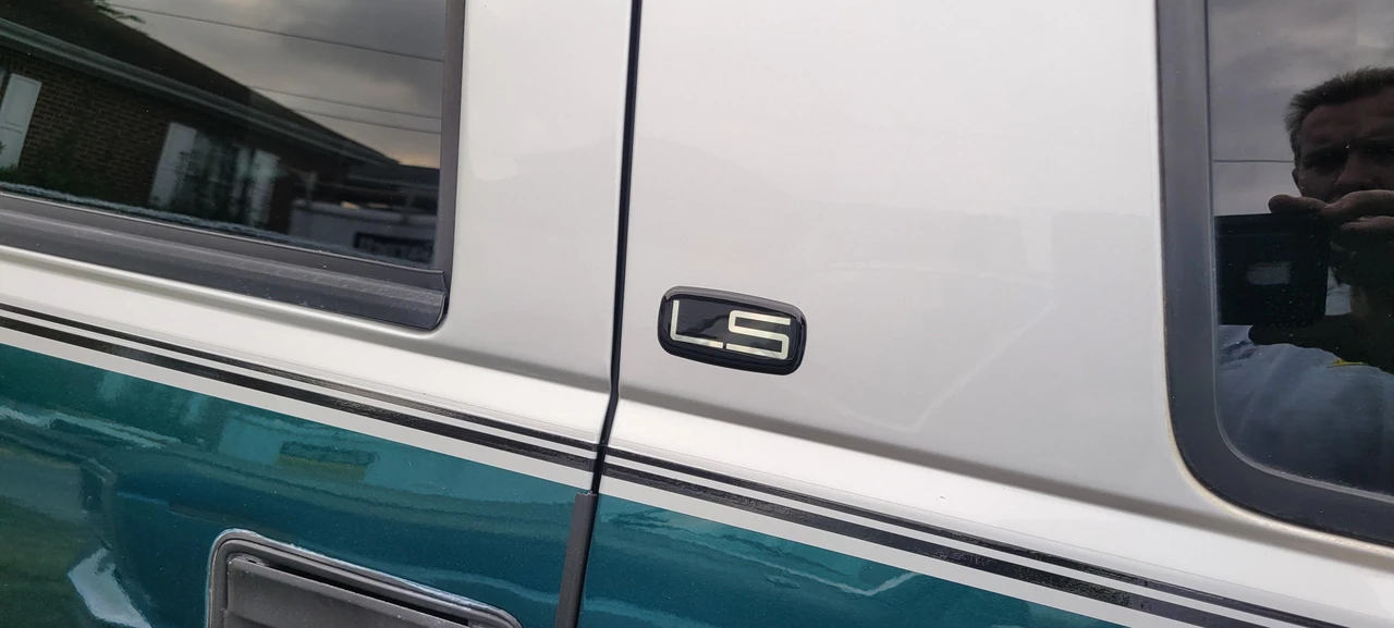 1997 Chevrolet Suburban 8th Gen - Image 23 of 24