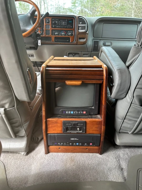 1997 Chevrolet Suburban 8th Gen - Image 14 of 14