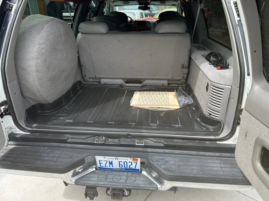 1997 Chevrolet Suburban 8th Gen - Image 10 of 14