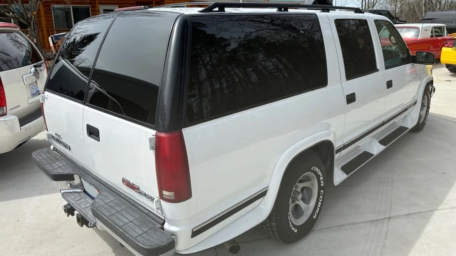 1997 Chevrolet Suburban 8th Gen - Image 2 of 14
