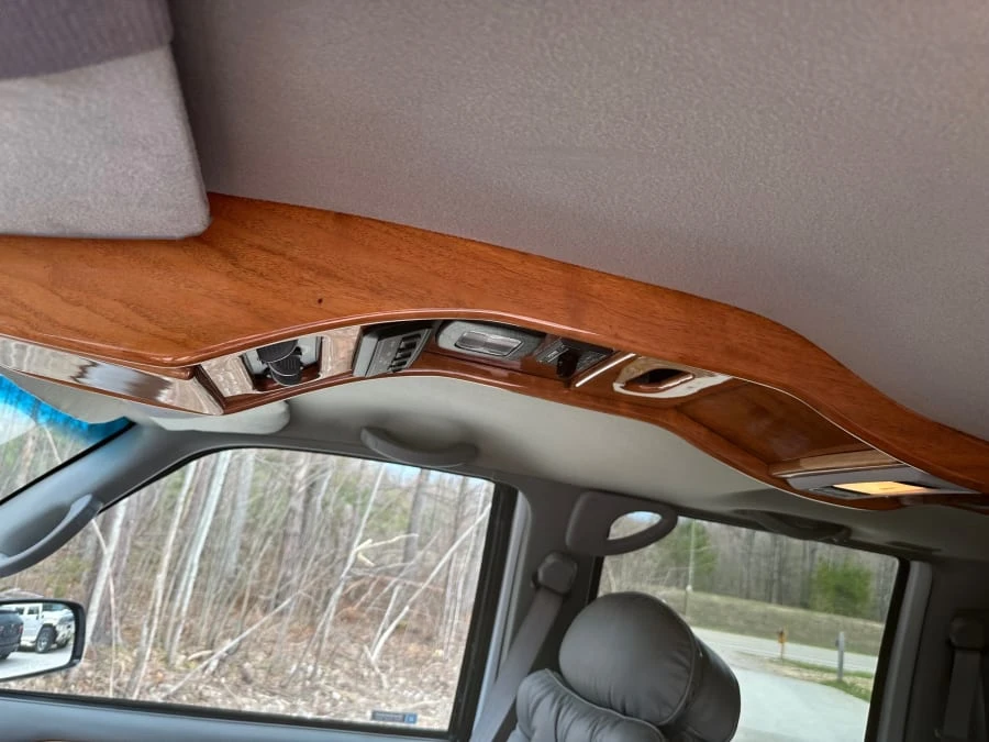 1997 Chevrolet Suburban 8th Gen - Image 9 of 14