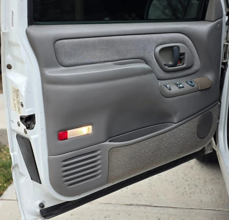 1997 Chevrolet Tahoe 1st Gen - Image 15 of 21