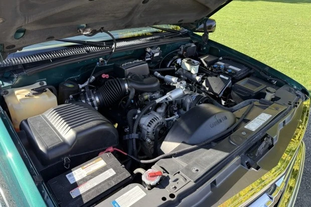 1997 Chevrolet Tahoe 1st Gen - Image 6 of 8