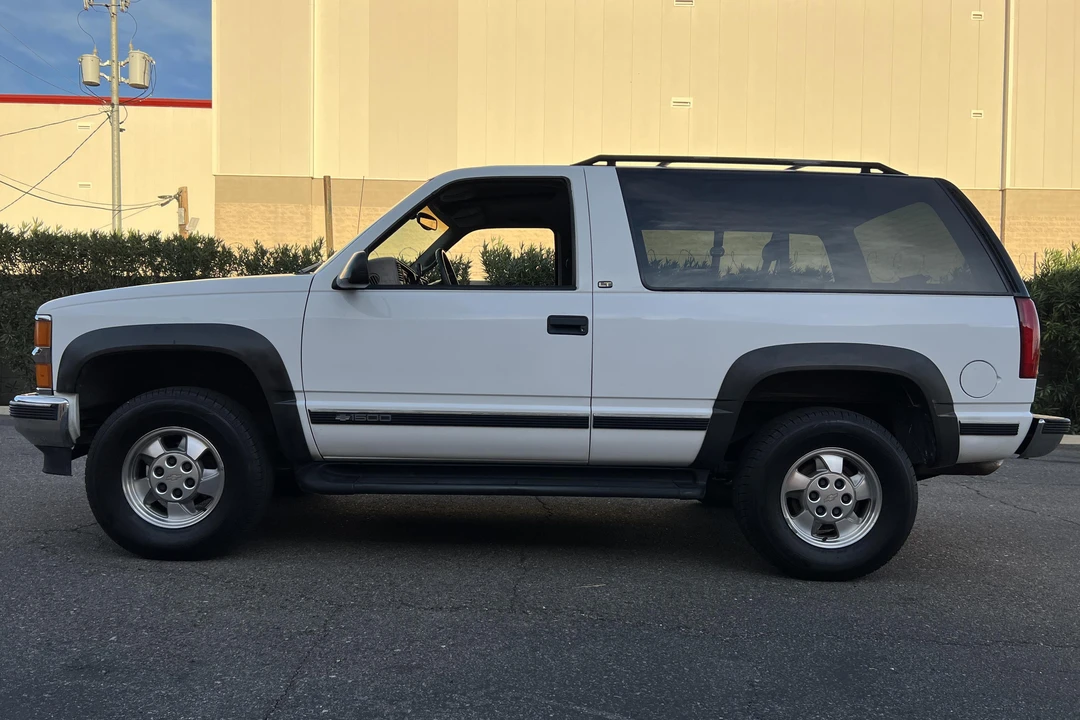 1997 Chevrolet Tahoe 1st Gen - Image 3 of 18