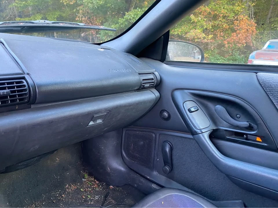1997 Chevrolet Camaro 4th Gen - Image 6 of 10