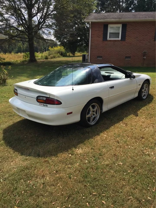 1997 Chevrolet Camaro SS 4th Gen - Image 4 of 20