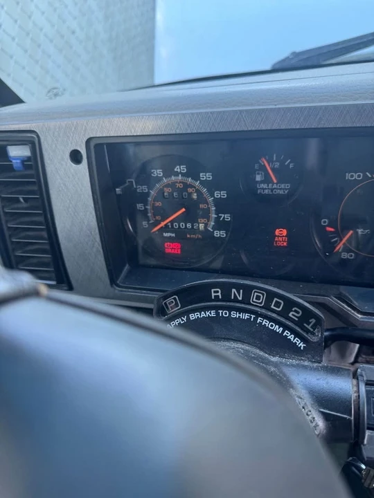 1997 Chevrolet Astro - Image 10 of 19